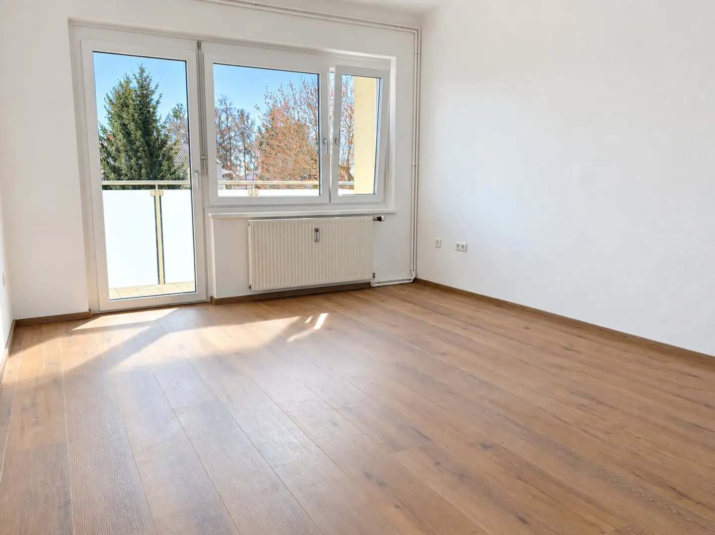 Cozy 1-room apartment with kitchen and balcony in very good location