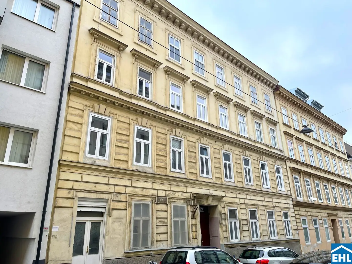 Old building apartment with renovation potential Meidling