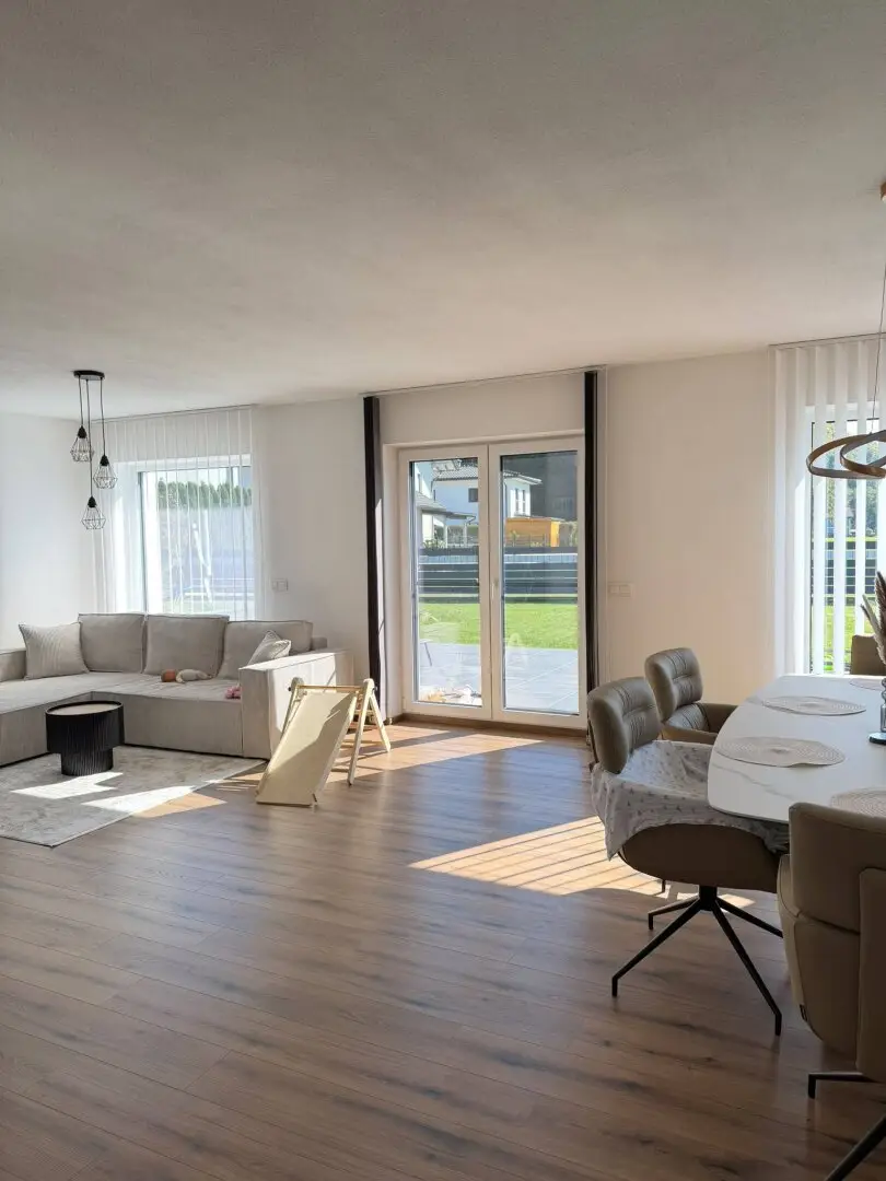 Großzügiges Einfamilienhaus mit Einliegerwohnung