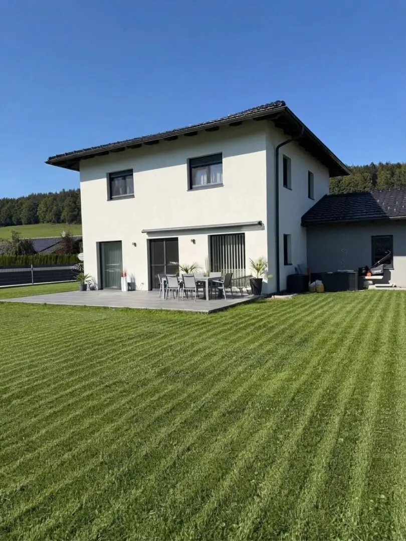 Spacious single-family house with granny flat