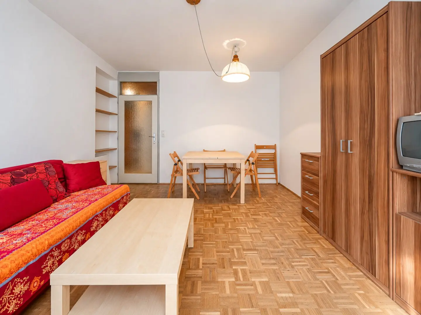 ANLEGER-WOHNUNG IN KITZBÜHEL -- 2 ZIMMER MÖBLIERT/BALKON/GARAGE -- FERIENWOHNUNG-WIDMUNG!