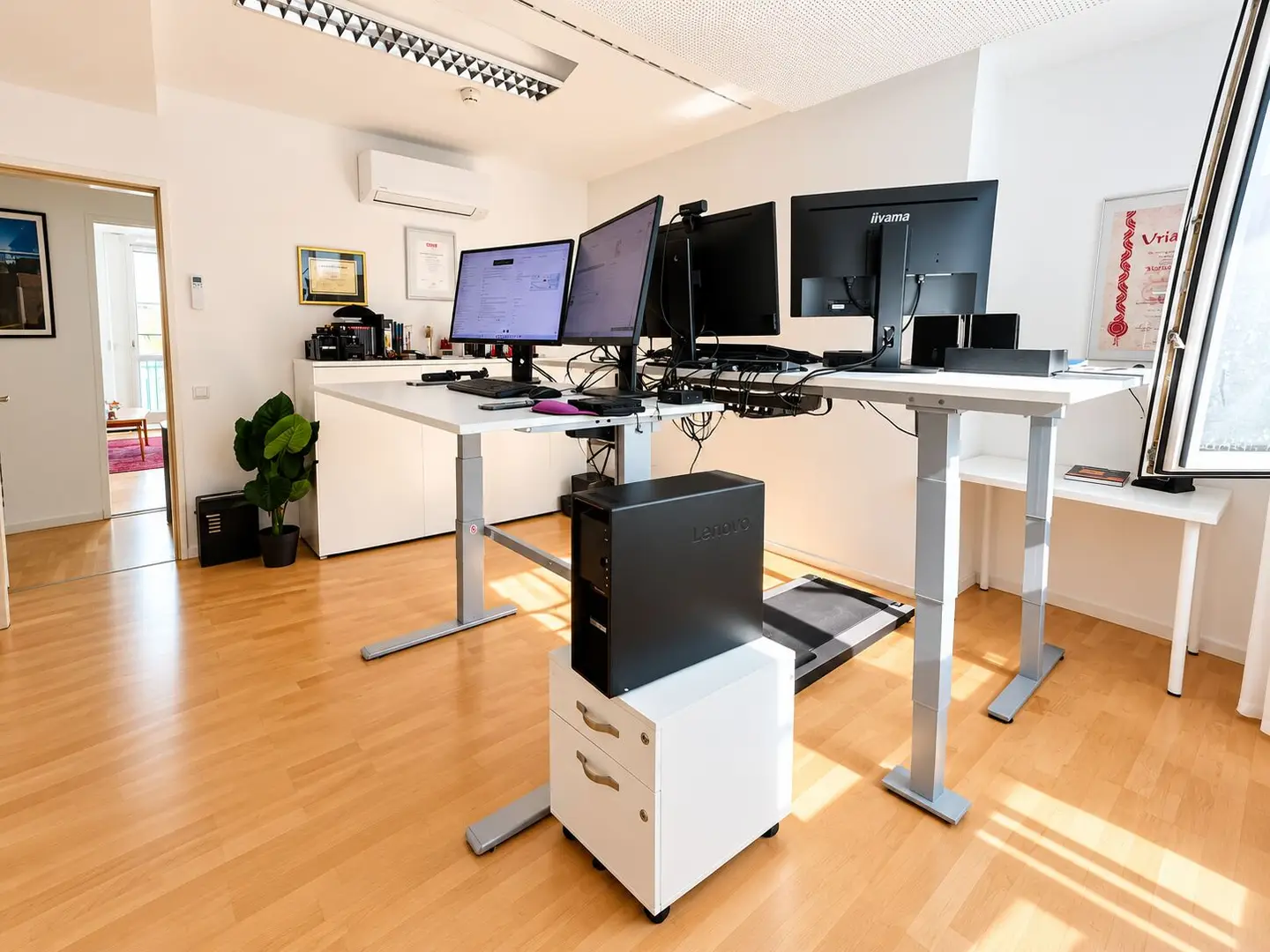 Büro 1