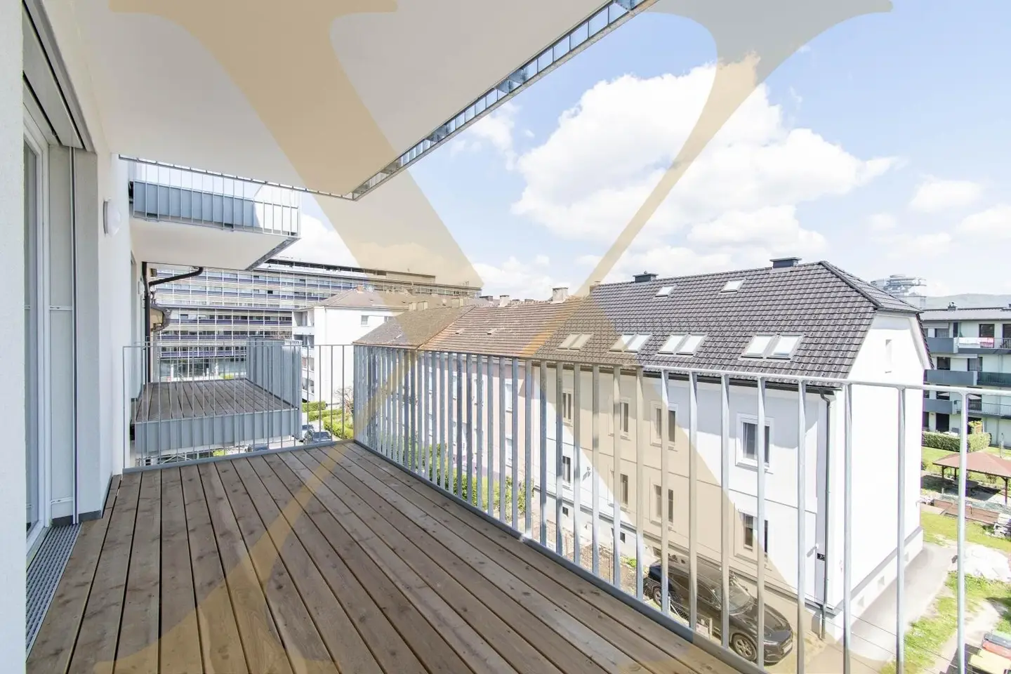 Bright 2-room apartment with fully equipped kitchen and balcony for rent in Linz near WIFI (Top 13)