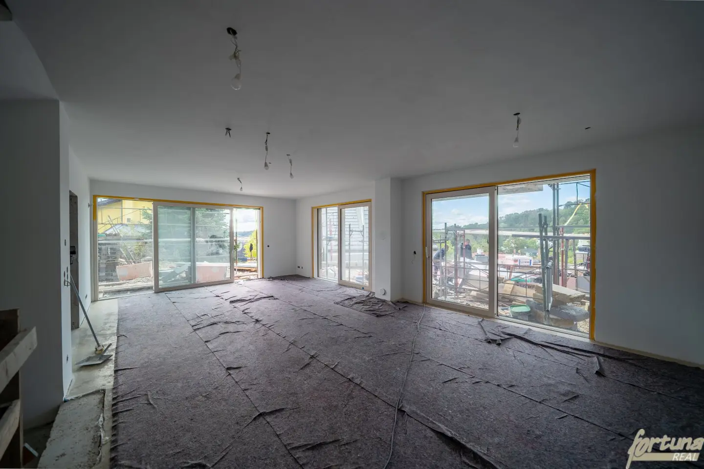 THE KLOSTERBERG RESIDENCE | Exclusive Luxury Villa in Vienna’s Neuwaldegg | Rooftop Terrace Pool | Garden | Lift | Garage