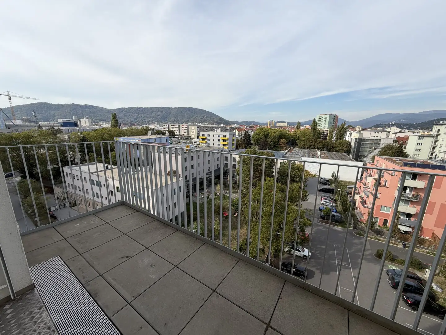 Günstige 2 Zimmerwohnung mit ruhigem Balkon mit Traumaussicht! Unbefristet!