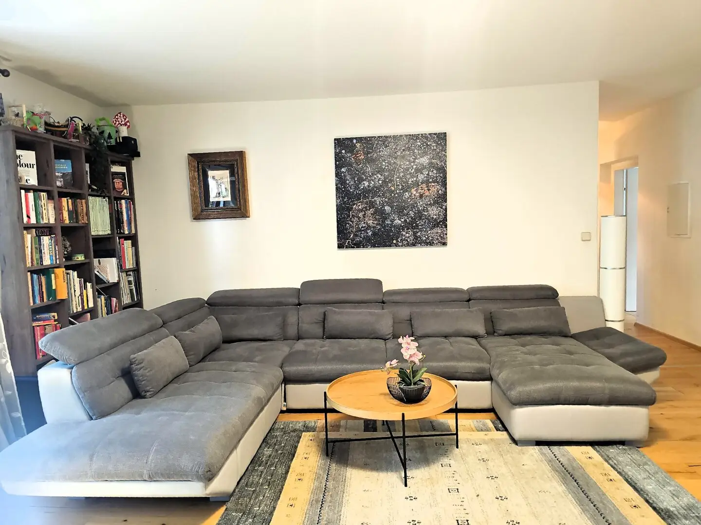 Nähe UKH: Wunderschöne 4 Zimmer-Küche -Wohnung inklusive Balkon und TG-Platz!