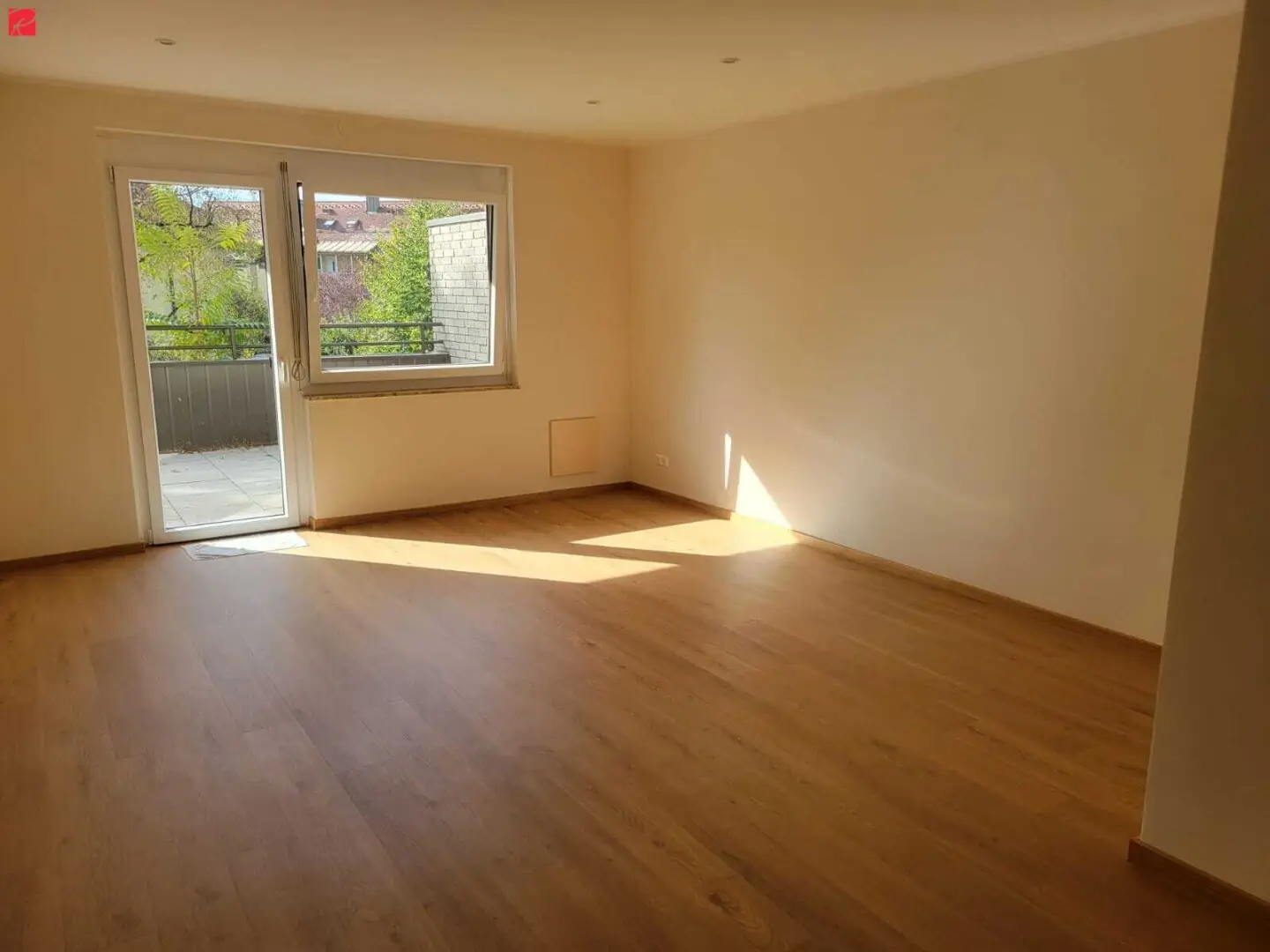 First occupancy after complete renovation – only 2 minutes to the University!