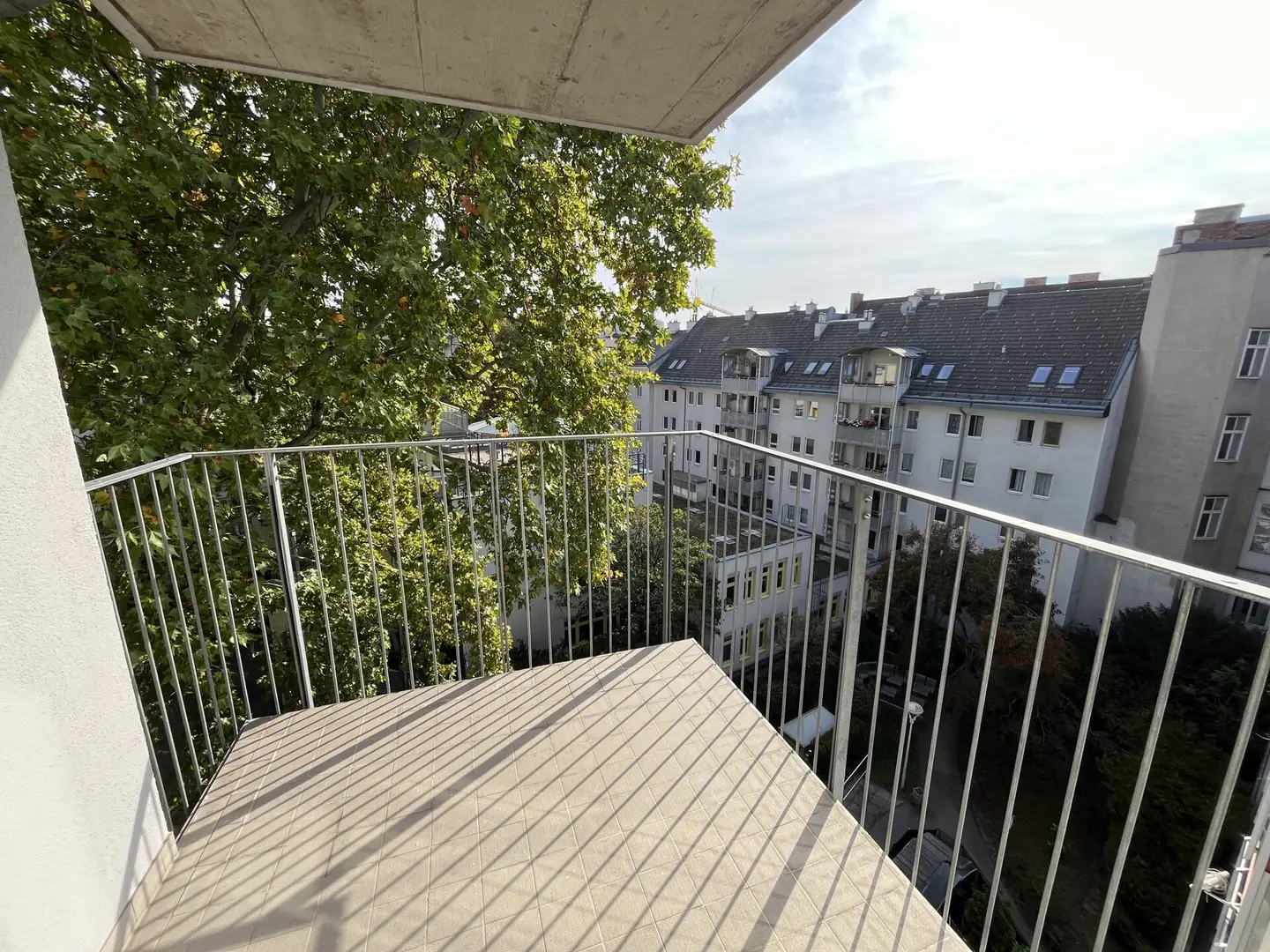 Helle Wohnung mit sonnigem Balkon und Lift