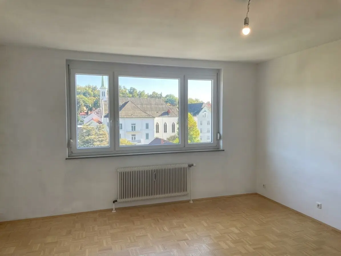 Bright, renovated apartment for sale!