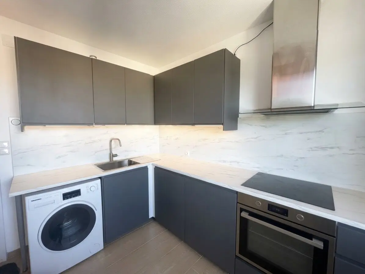 Bright, renovated apartment for sale!