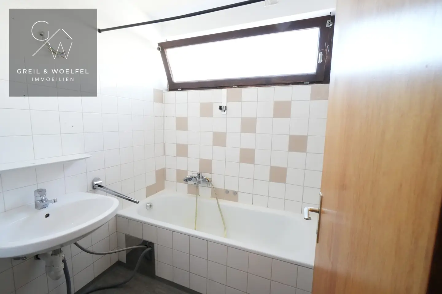 Sofort verfügbare Wohnung mit Balkon nahe Bahnhof