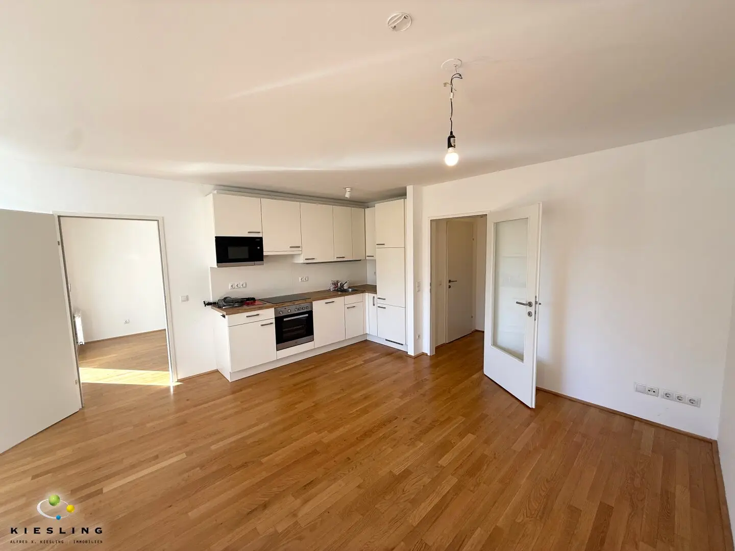 2 Zimmer-Wohnung in ruhiger Lage, Süd-Ost-Balkon, voll ausgestatteter Küche und Gemeinschaftsgarten T14