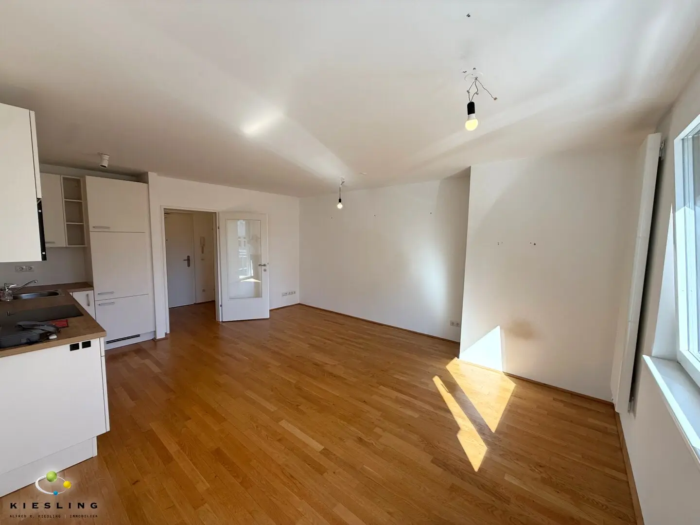 2 Zimmer-Wohnung in ruhiger Lage, Süd-Ost-Balkon, voll ausgestatteter Küche und Gemeinschaftsgarten T14