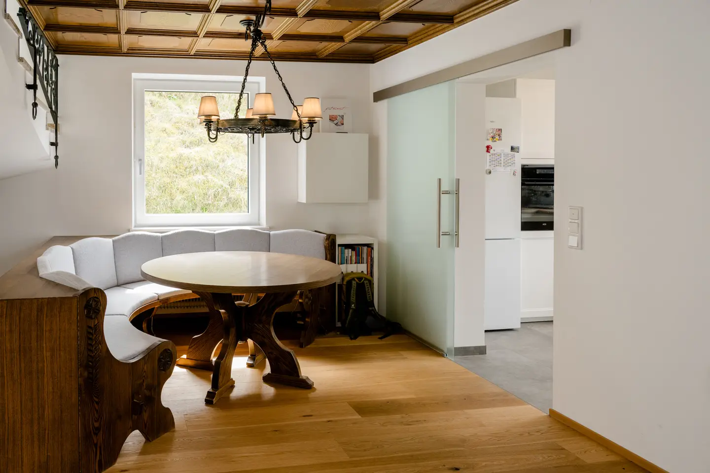 Wohnung in Ruhelage mit Panoramablick und Natursteinterrasse
