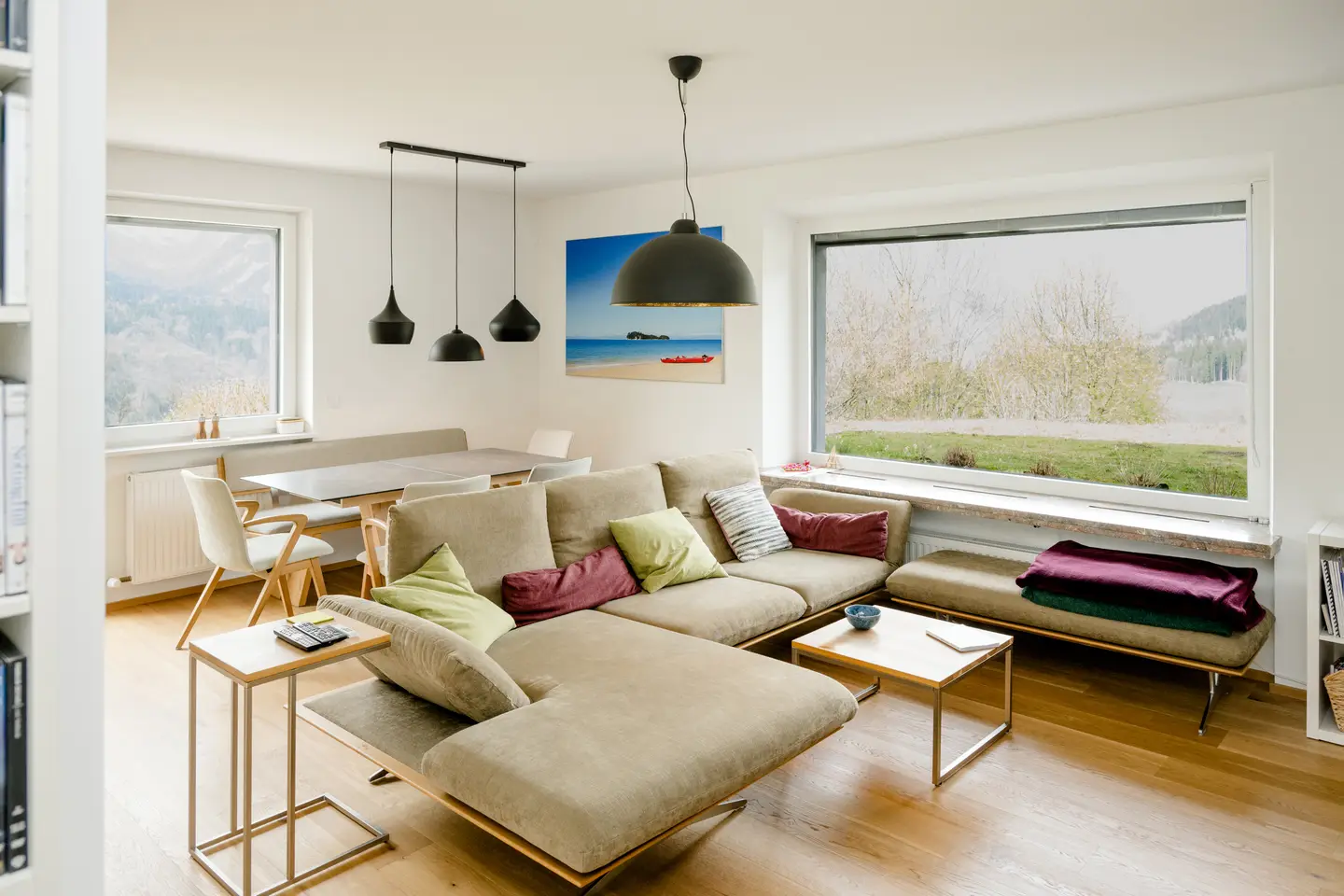 Wohnung in Ruhelage mit Panoramablick und Natursteinterrasse