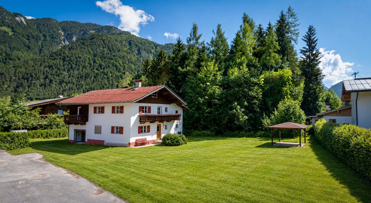 Ruhig am Golfplatz gelegen familienwohnung mit großem Grundstück