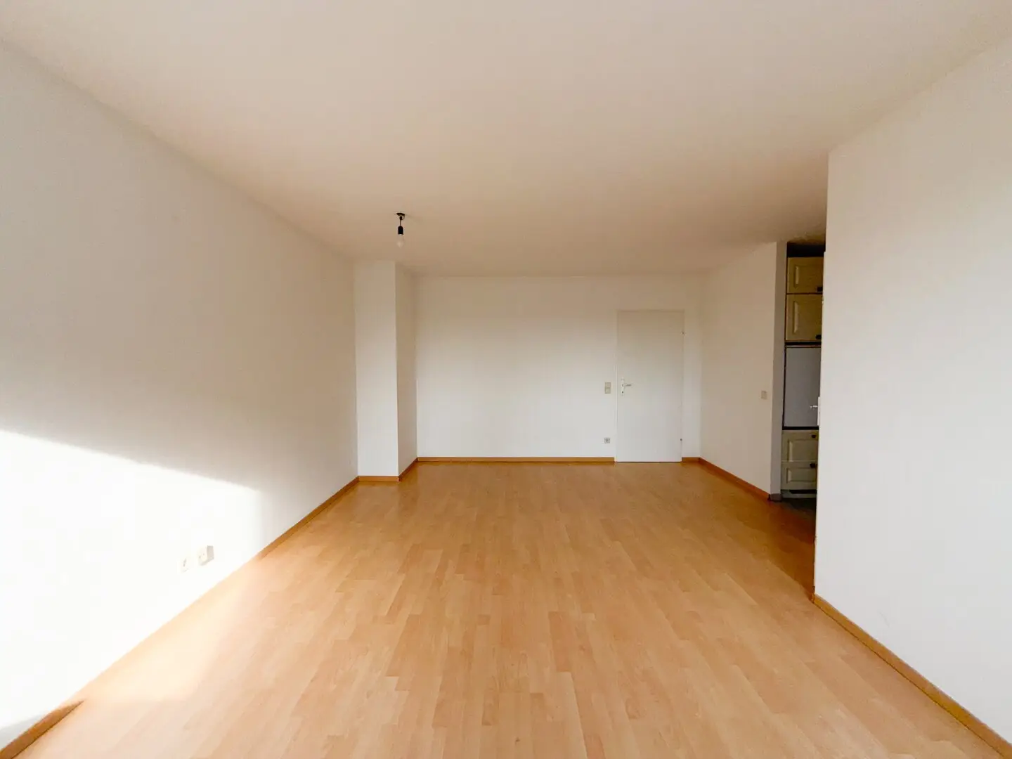 Near Matzleinsdorfer Platz and future U2: 2 rooms on the 8th floor with elevator