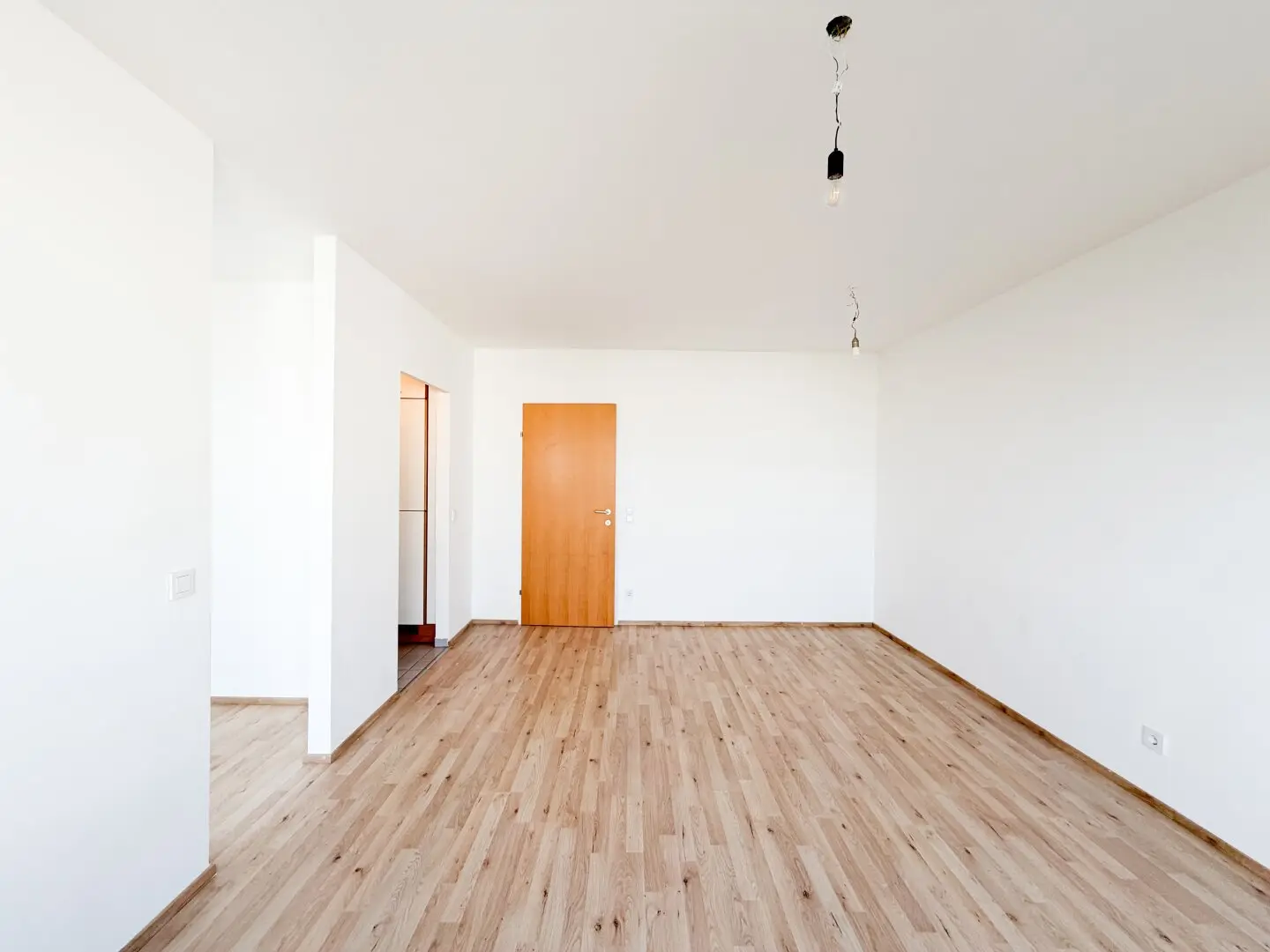 WALDMÜLLERPARK &amp; future U2 "Matzleinsdorfer Platz": 2-room apartment with very nice distant view | 7th floor