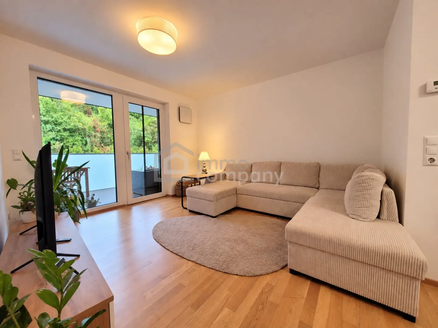 In the middle of Linz - View of greenery – Apartment with underground parking space and 2 loggias to fall in love with