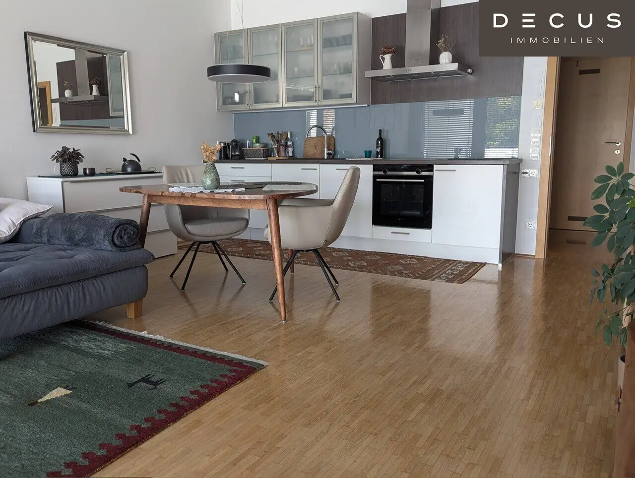 | HERRLICHER BLICK INS GRÜNE | CHARMANTE 3-ZIMMER-WOHNUNG | LOGGIA | ATTRAKTIVE LAGE
