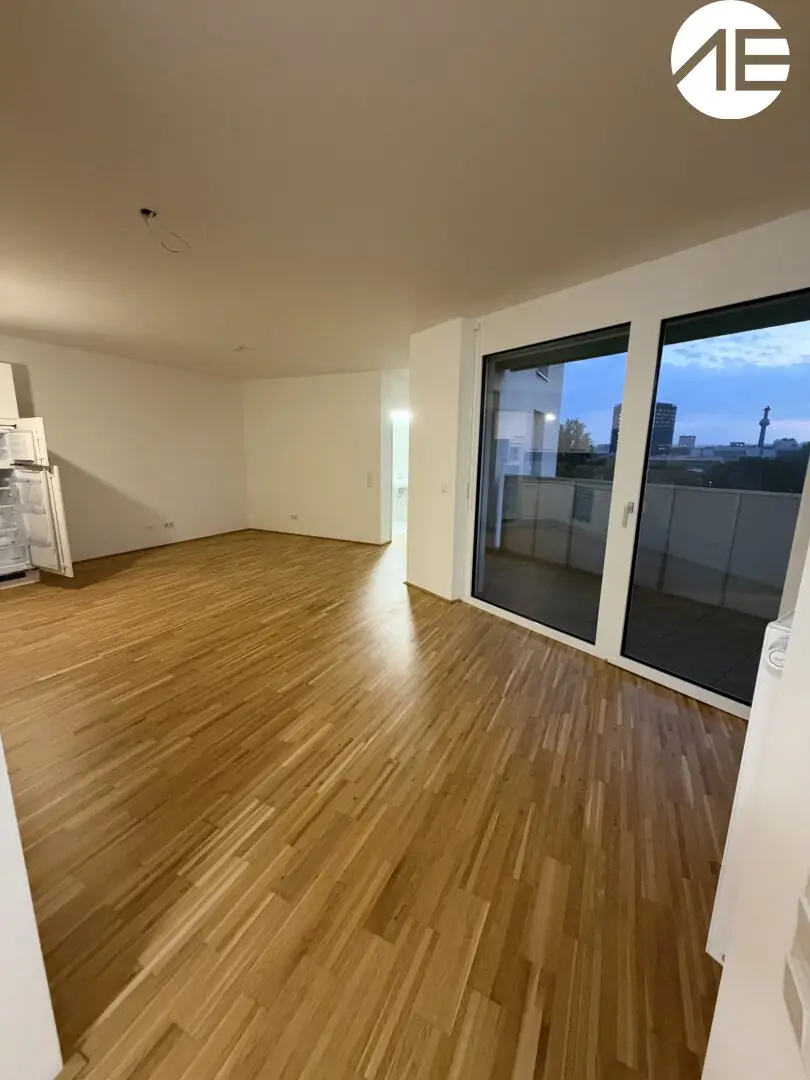 Geräumige 3-Zimmer-Wohnung mit Balkon im 1. Stock