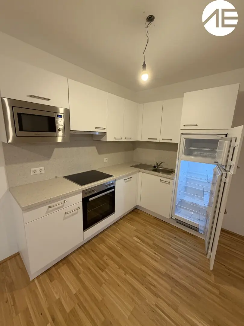 Spacious 3-room apartment with balcony on 1st floor