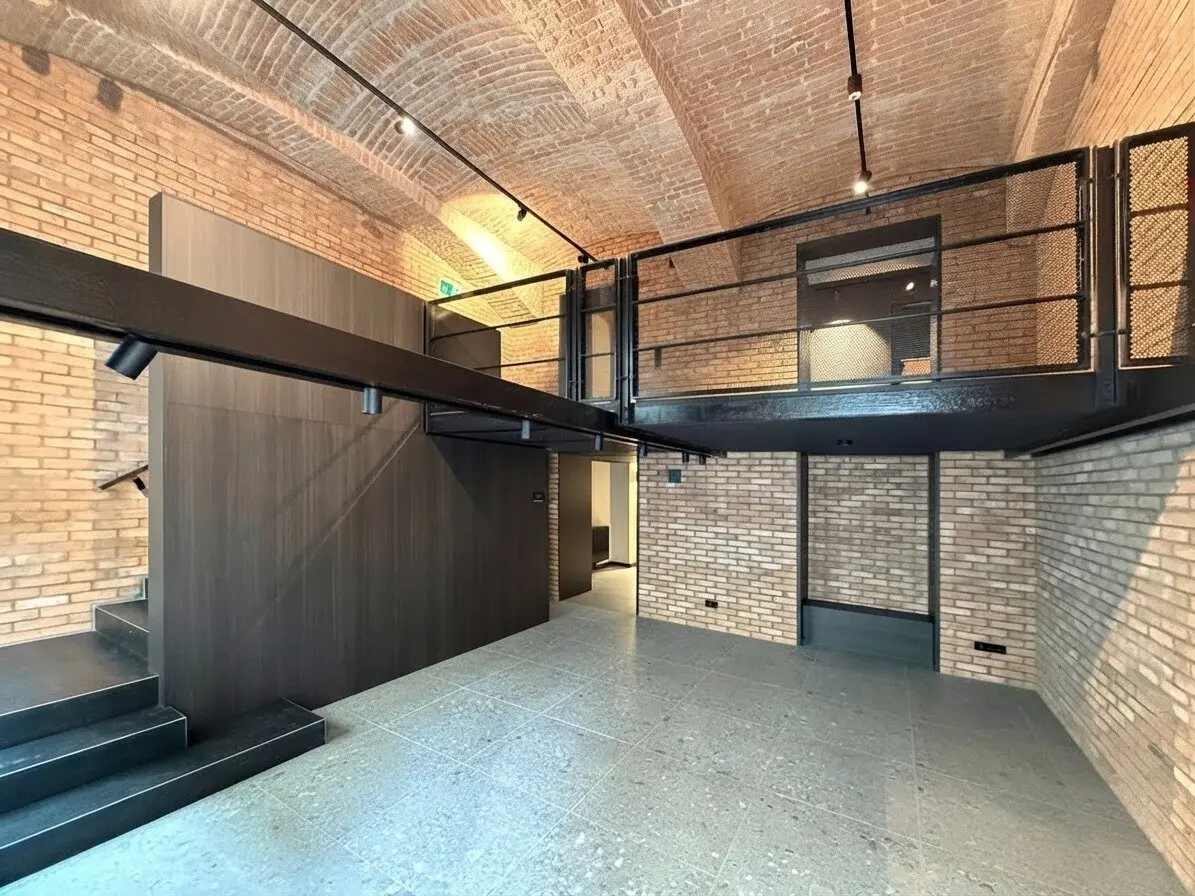 NEW WORK SPACES — Innovative work environments with industrial charm in the heart of the city