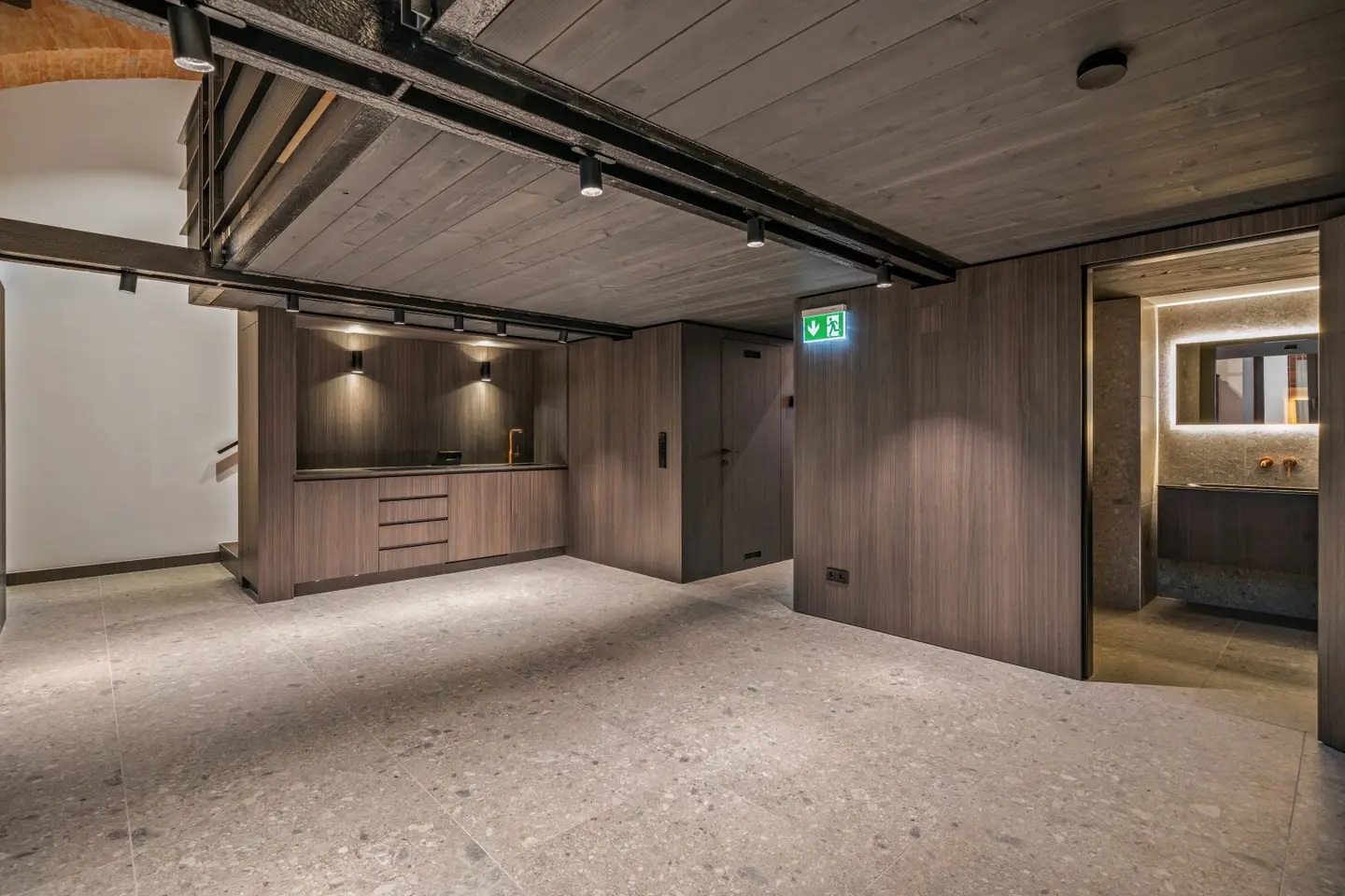 Characterful Office Loft, Industrial Charm on Two Levels