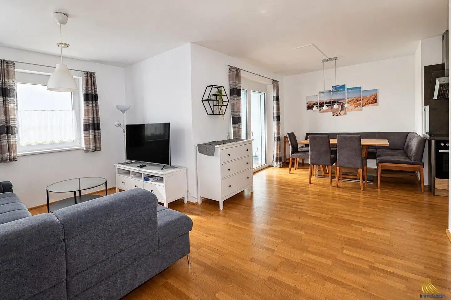 Voll möbliert und sofort verfügbar mit 2 Loggien, Garage &amp; Lift
