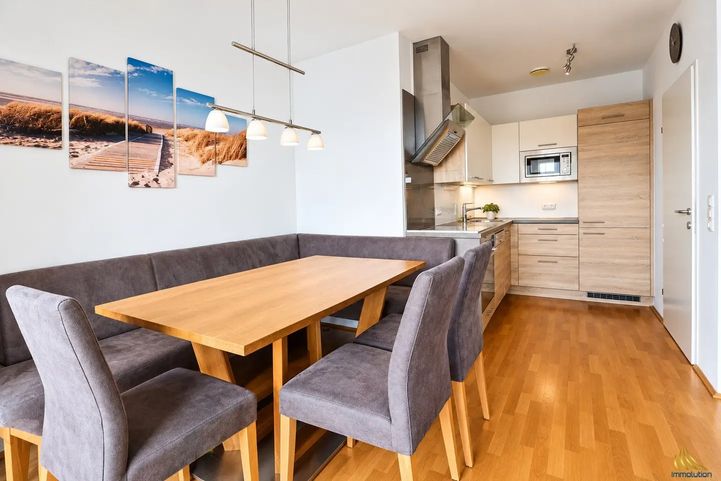 Voll möbliert und sofort verfügbar mit 2 Loggien, Garage &amp; Lift