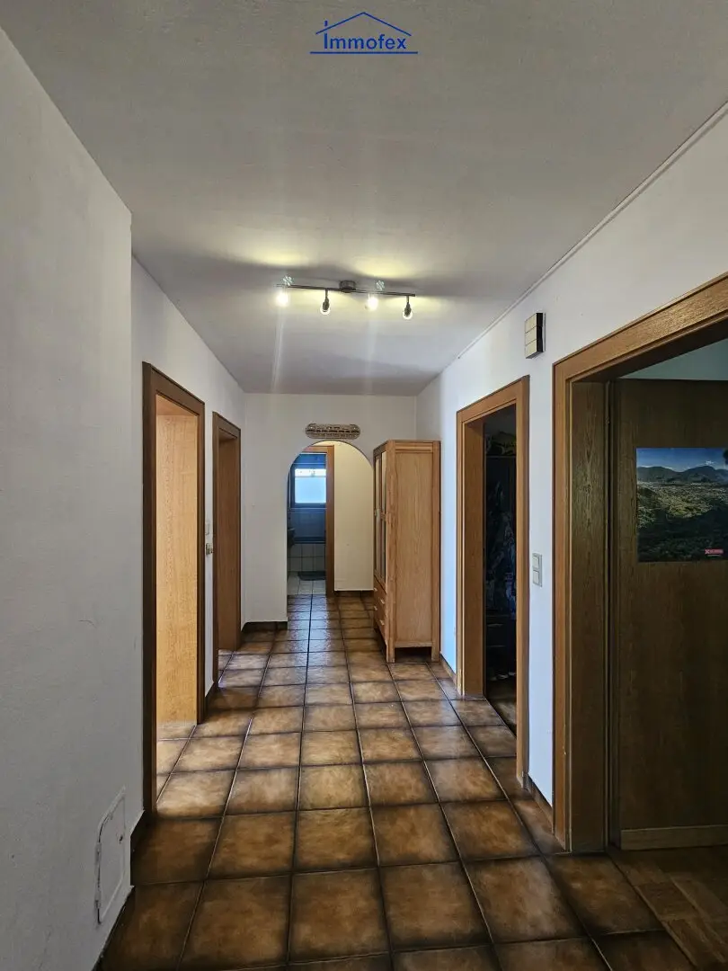 Sonnige und ruhige 4-Zimmer  Wohnung im 2-Familienhaus
