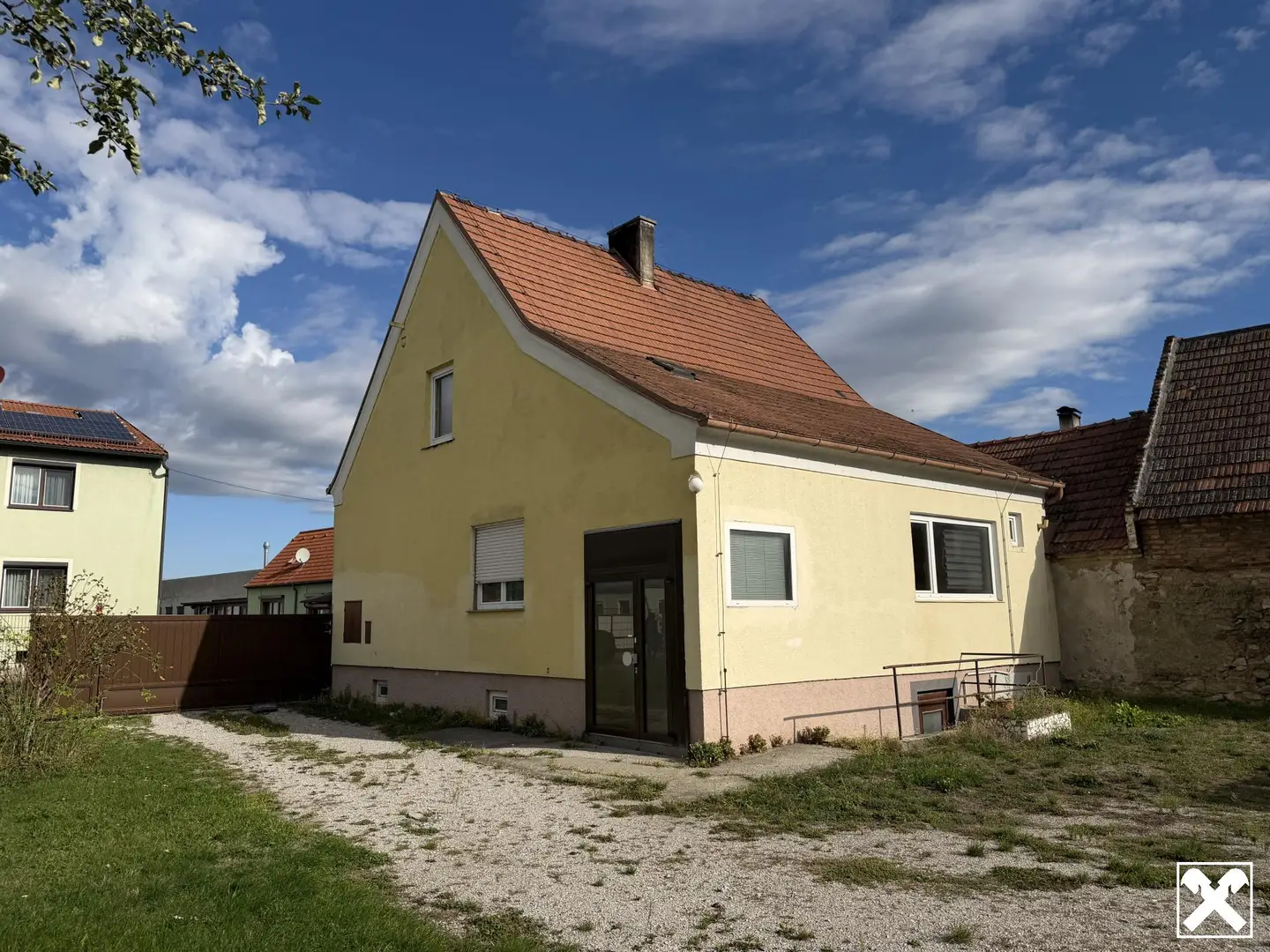 Anwesen mit Scheune und Nebengebäude Familienwohnung