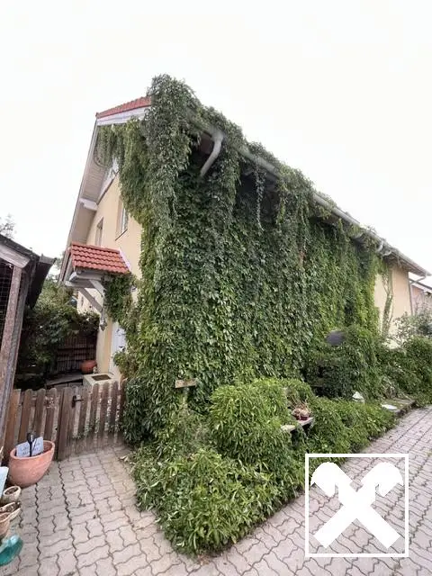 Family apartment with large garden in peaceful green setting