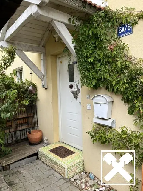 Family apartment with large garden in peaceful green setting