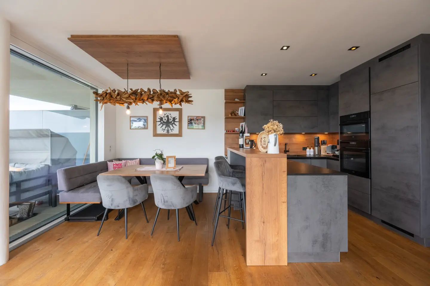 Apartment with mountain view and sunny garden