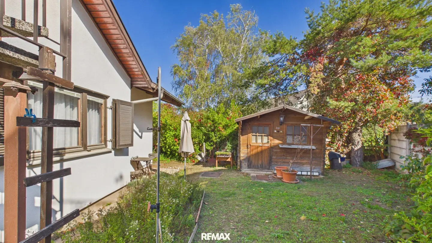 Charming cozy summer cottage on great building plot