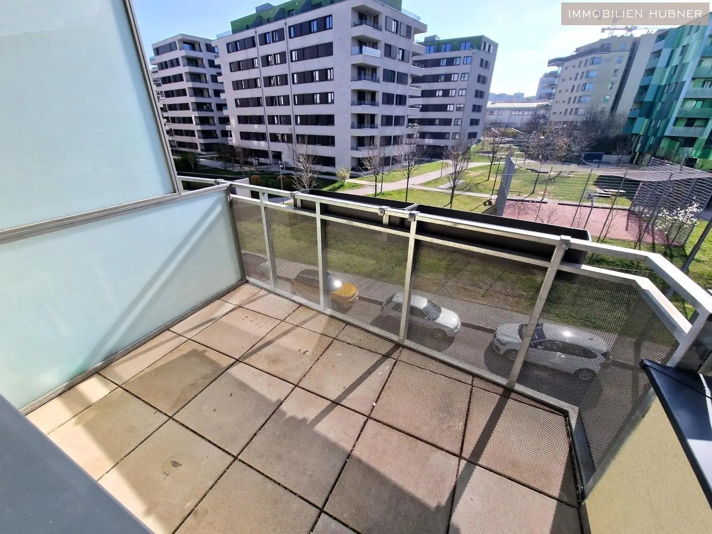 Like new apartment with south facing balcony and lift