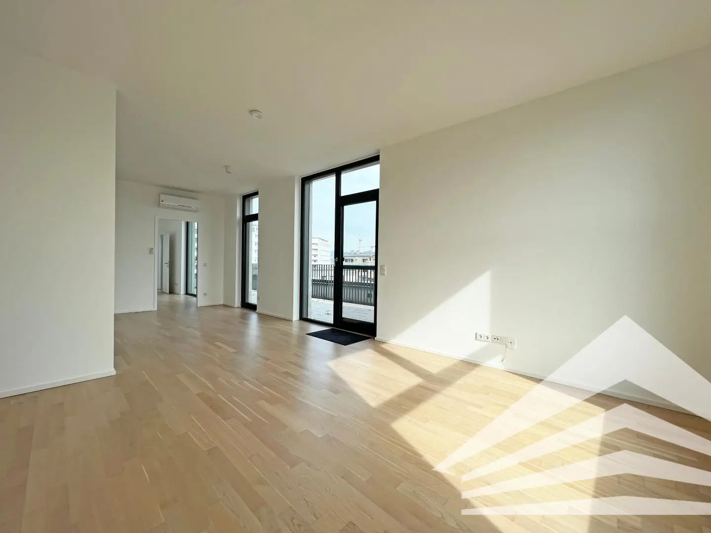 Penthouse in prime city location with large terrace