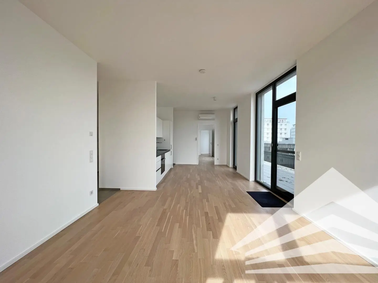 Penthouse in prime city location with large terrace