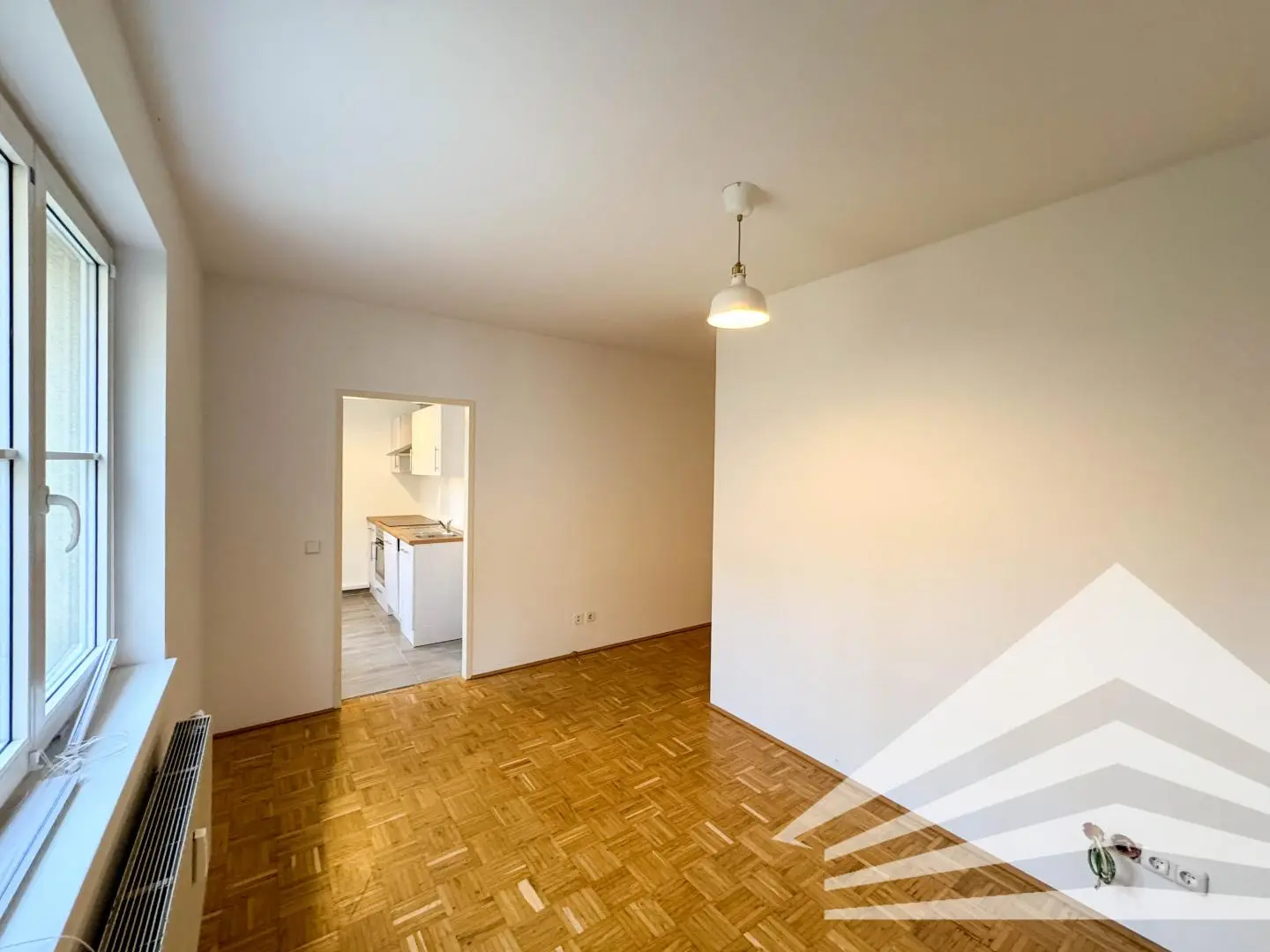Bright Wohnung with wintergarden and underground parking