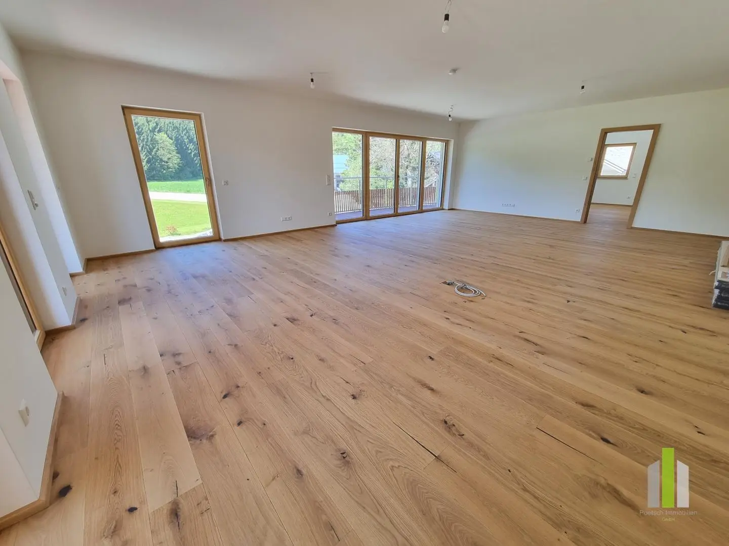Hochwertige Erdgeschosswohnung in sonniger ruhiger Lage mit Loggia und Balkon
