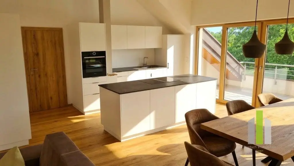 Sonnige Wohnung mit Südloggia und hochwertiger Küche