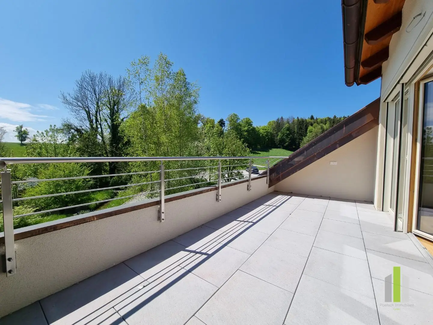 Sonnige Wohnung mit Südloggia und hochwertiger Küche