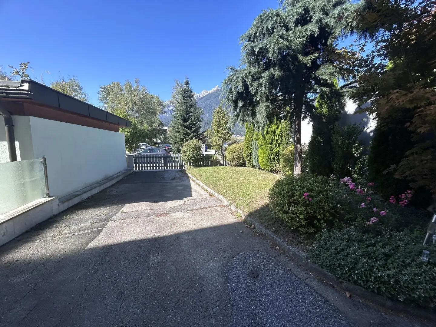 Schwaz: Wohnhaus mit viel Potenzial (Grundstücksfläche ca. 740 m²)