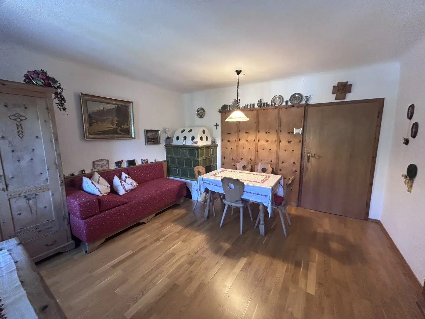 Schwaz: Wohnhaus mit viel Potenzial (Grundstücksfläche ca. 740 m²)
