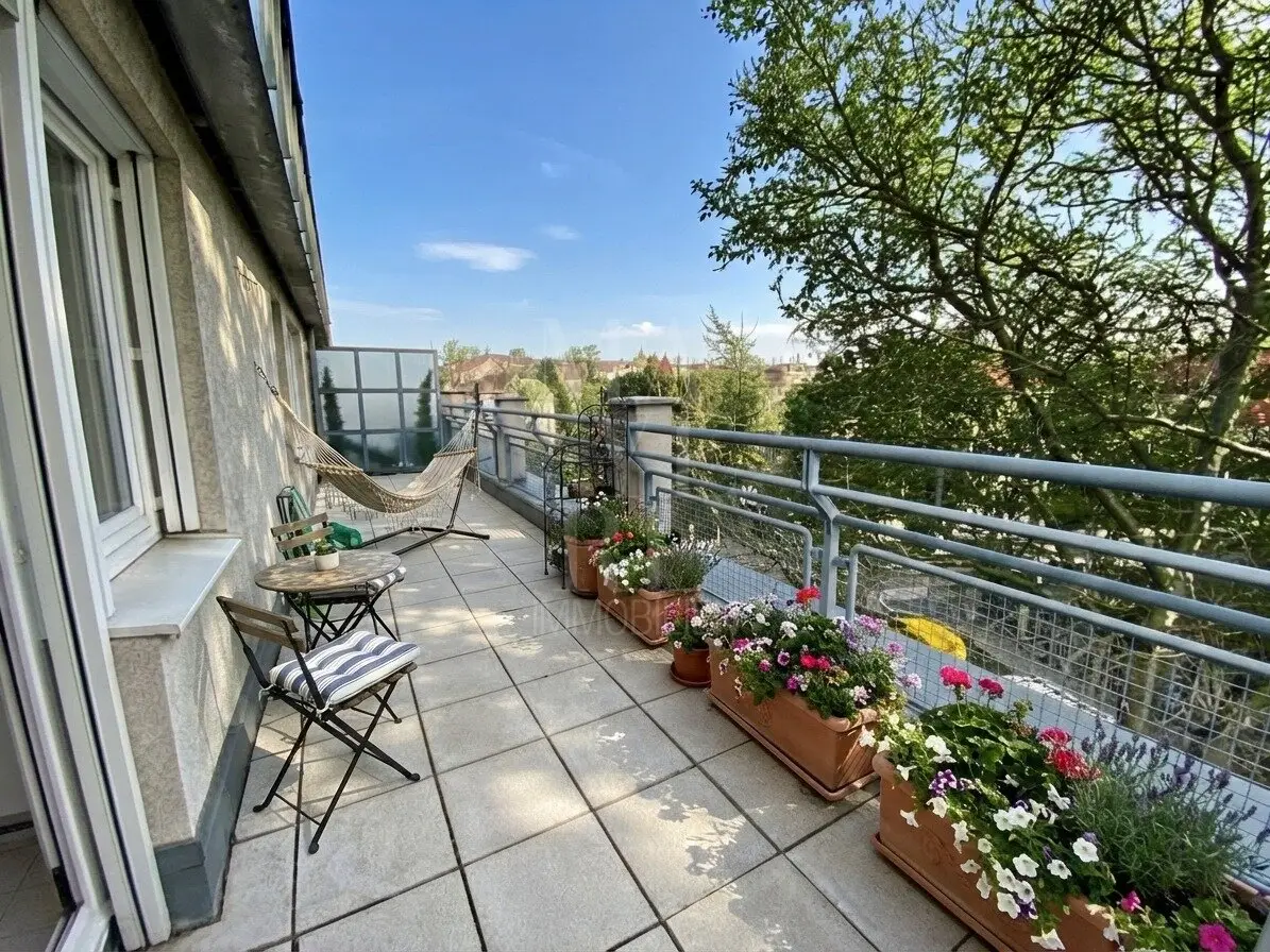 Attic apartment with 2 terraces near Schrutkagasse