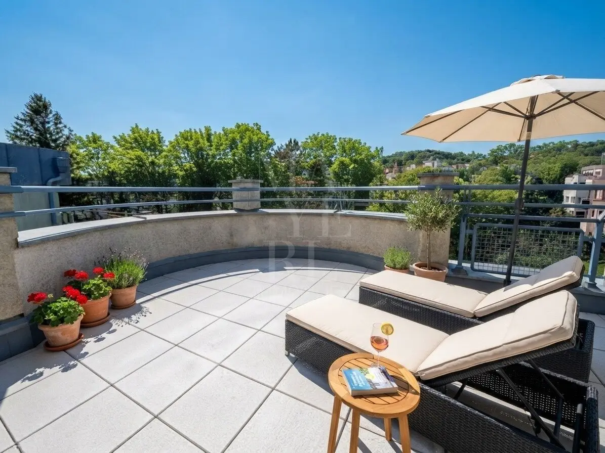 Attic apartment with 2 terraces near Schrutkagasse