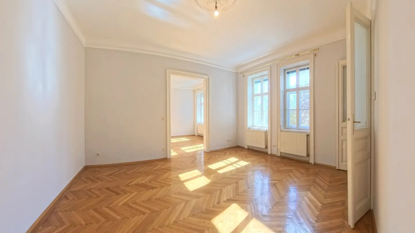 Bright academic single main rental near Parliament and City Hall