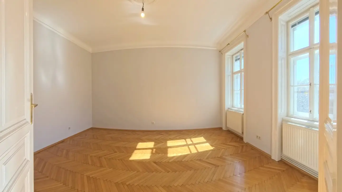 Bright academic single main rental near Parliament and City Hall