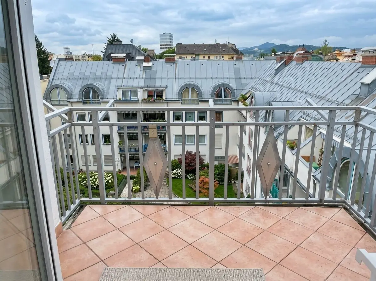 Loft-Feeling! Stilvolle Dachgeschoßwohnung nahe Linzergasse – inklusive Modernisierung